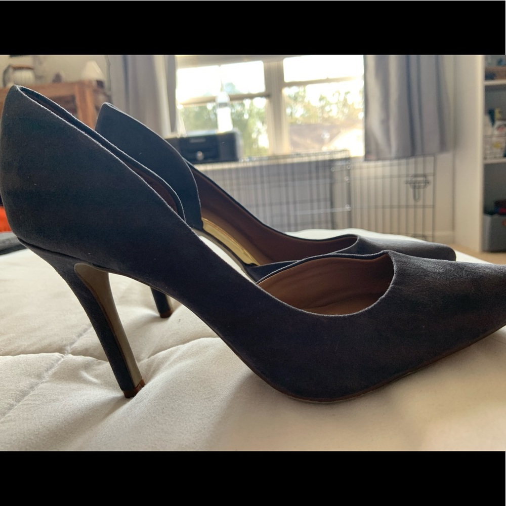 Heels - Picture 4 of 4